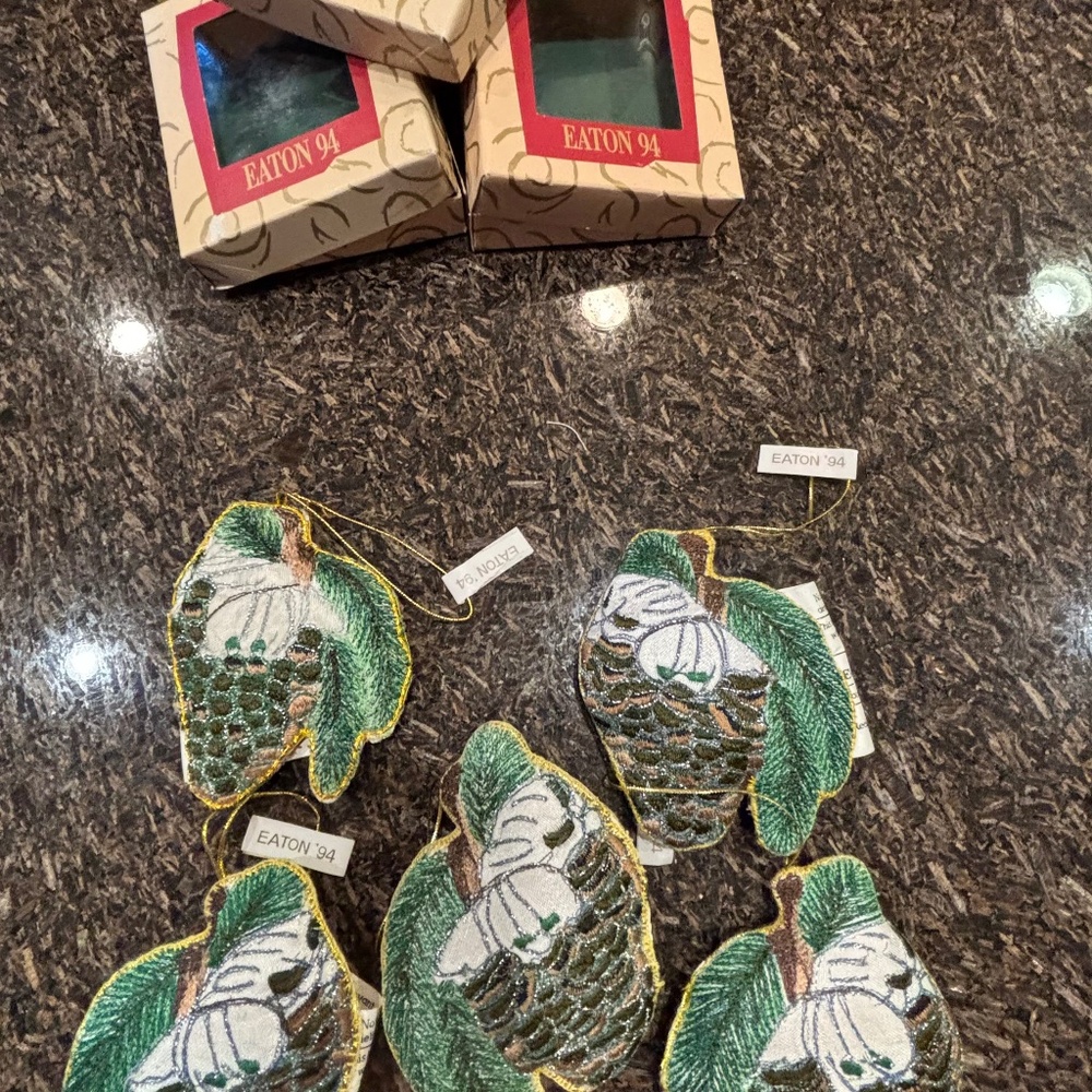 Five Vintage Eaton 94 Acorn Christmas Ornament